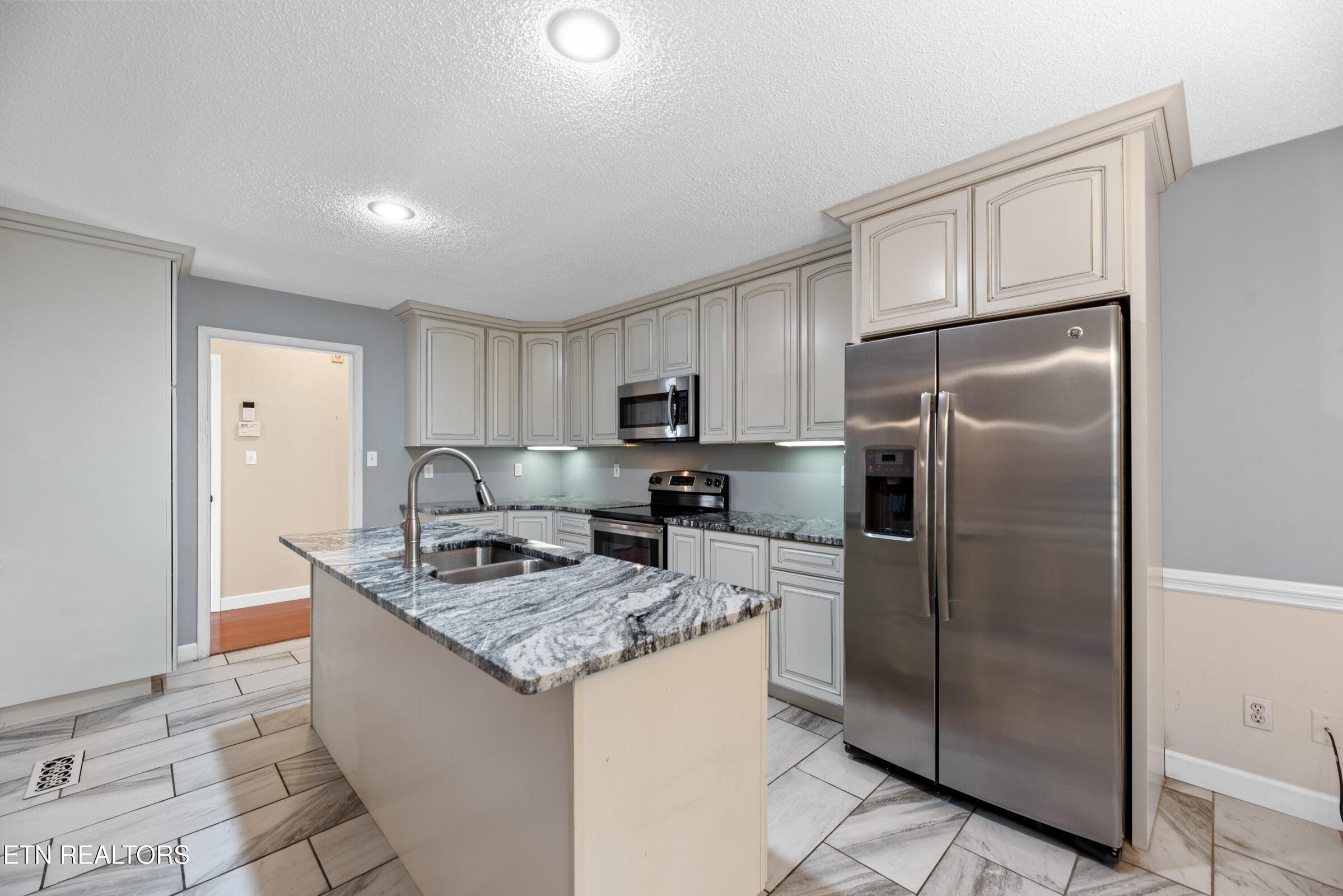 1244 River Oaks Drive