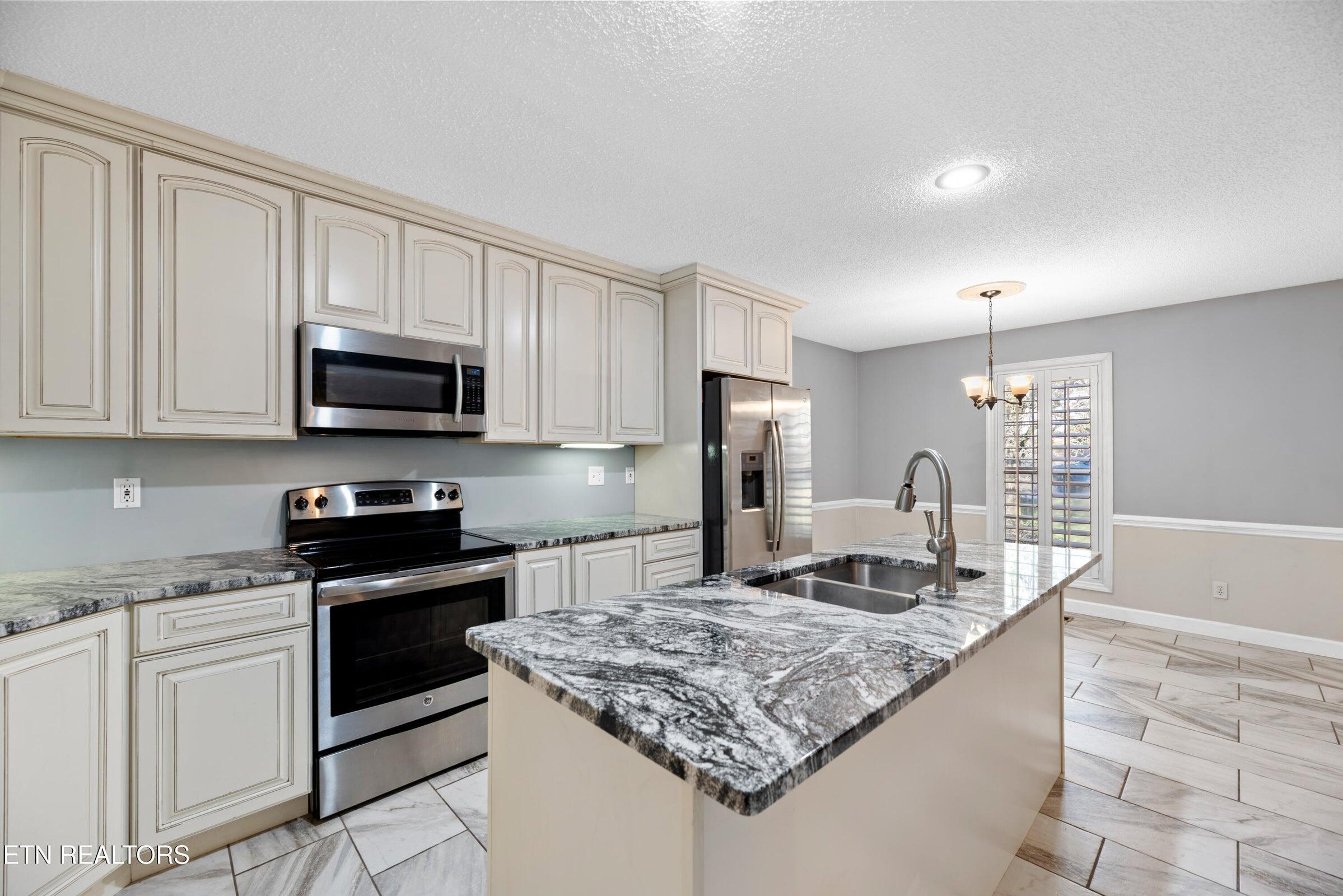 1244 River Oaks Drive