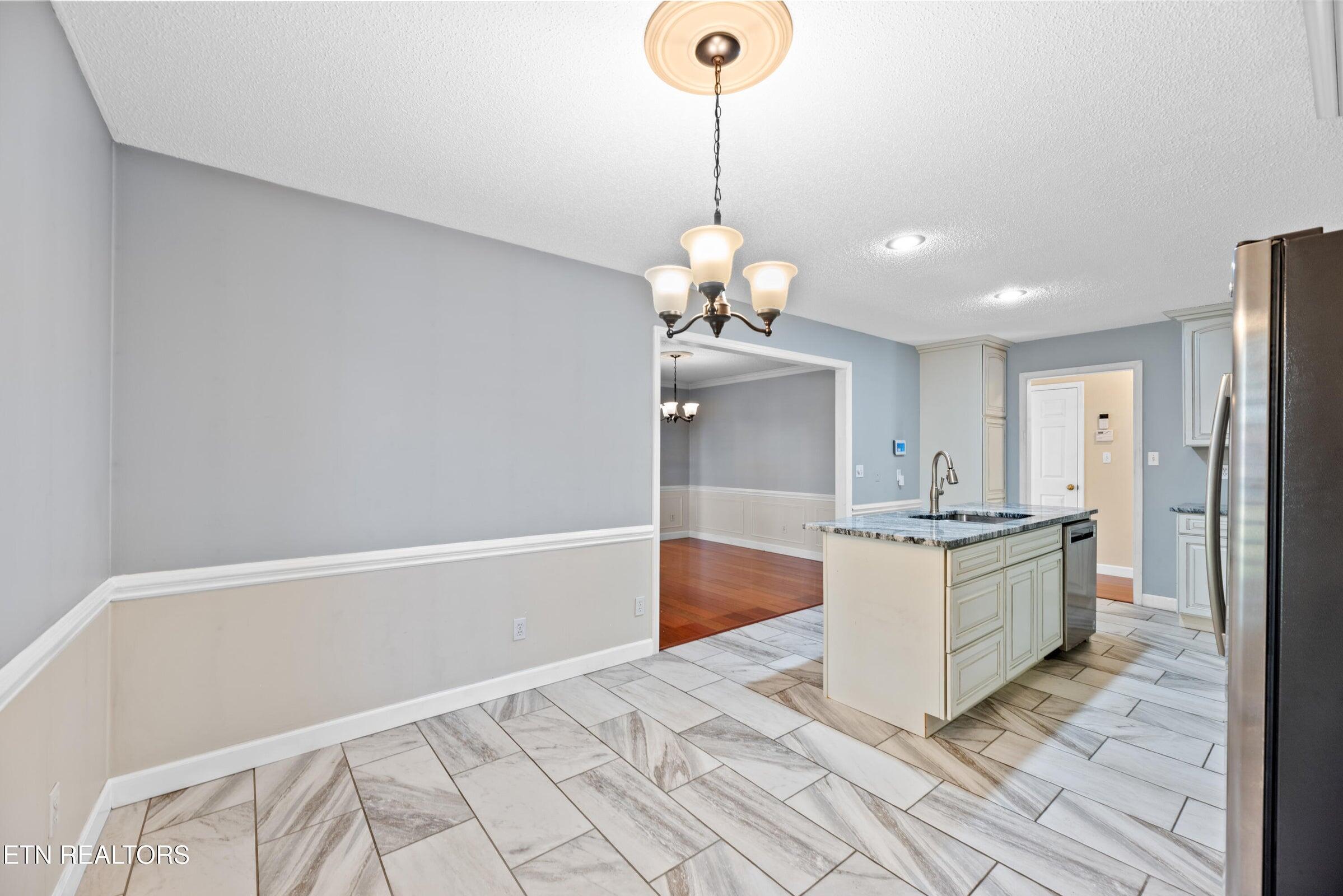 1244 River Oaks Drive