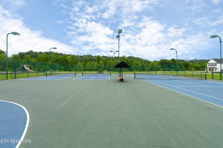 284 Broadberry Avenue