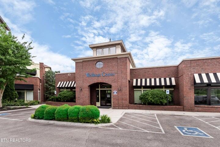 284 Broadberry Avenue