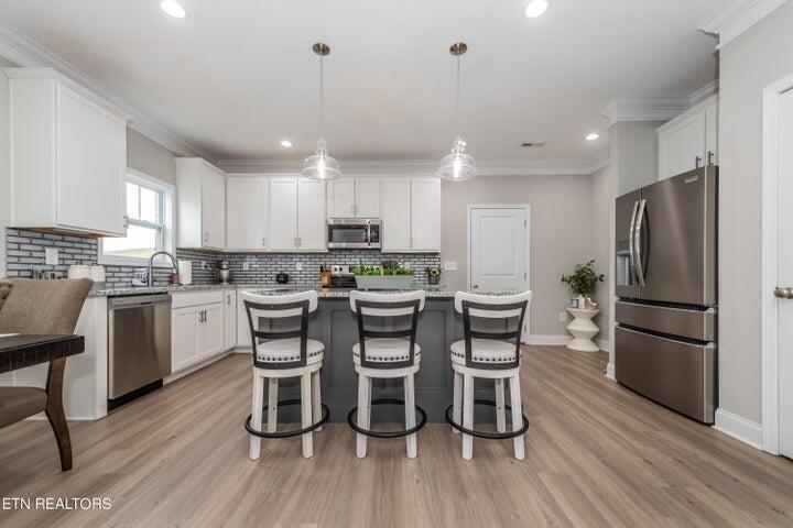 284 Broadberry Avenue