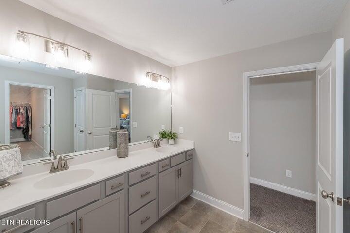 284 Broadberry Avenue