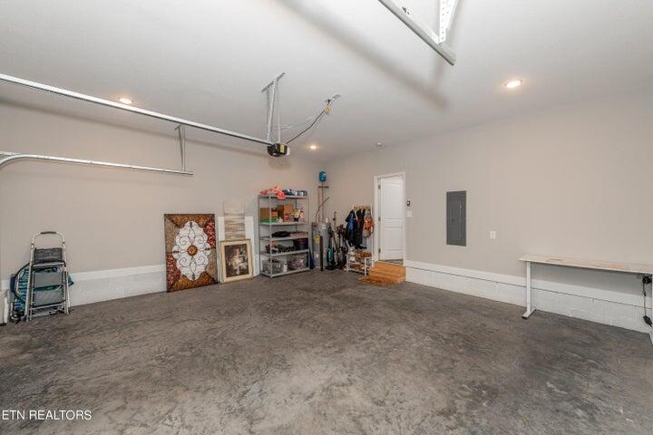 284 Broadberry Avenue