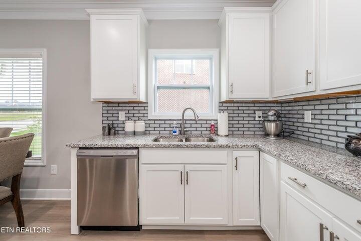 284 Broadberry Avenue