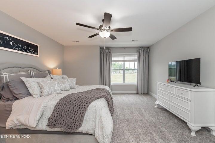 284 Broadberry Avenue