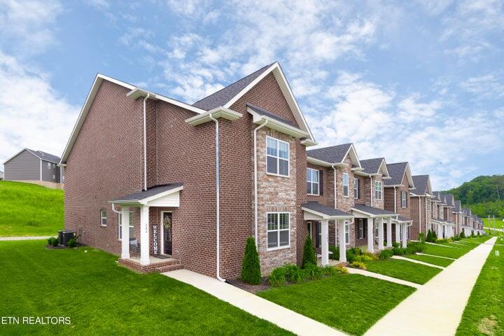 284 Broadberry Avenue