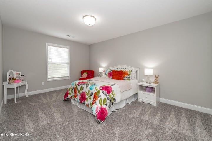 284 Broadberry Avenue