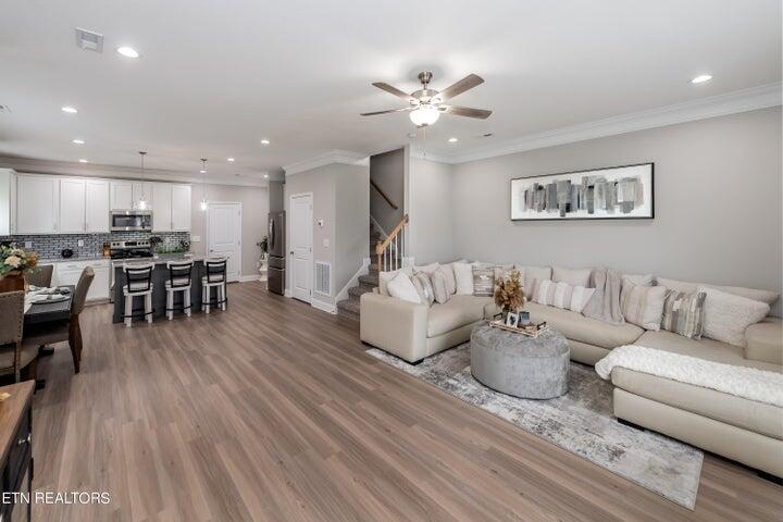 284 Broadberry Avenue