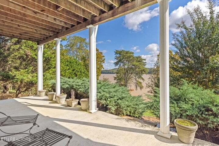 234 Pin Oak Drive