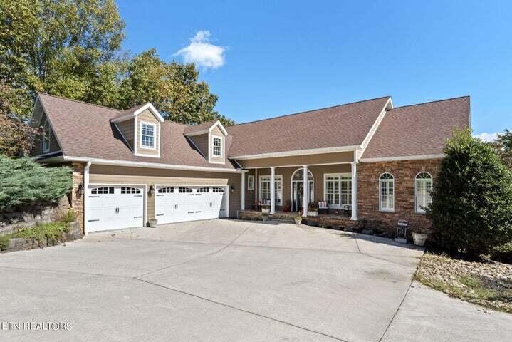 234 Pin Oak Drive