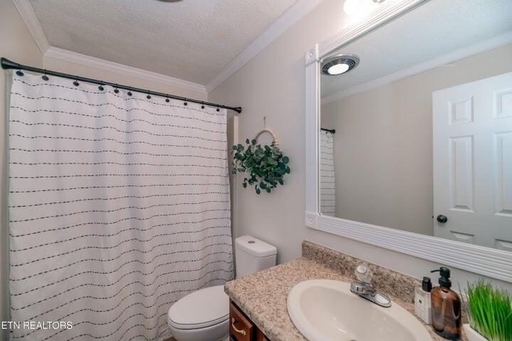 1200 River Oaks Drive