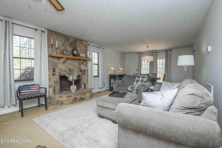 1647 Loudon Highway