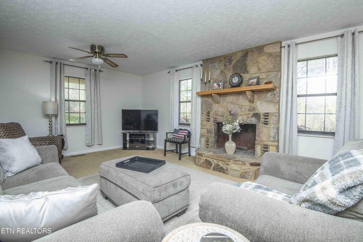 1647 Loudon Highway