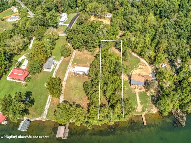 410 Lakecrest Drive