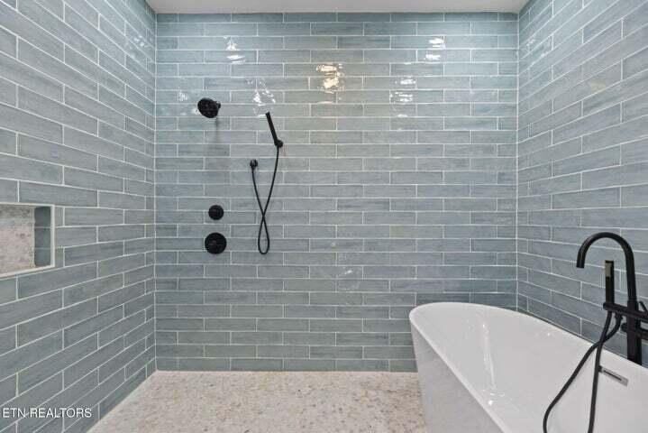 201 High Pointe Village Way