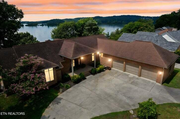 201 High Pointe Village Way