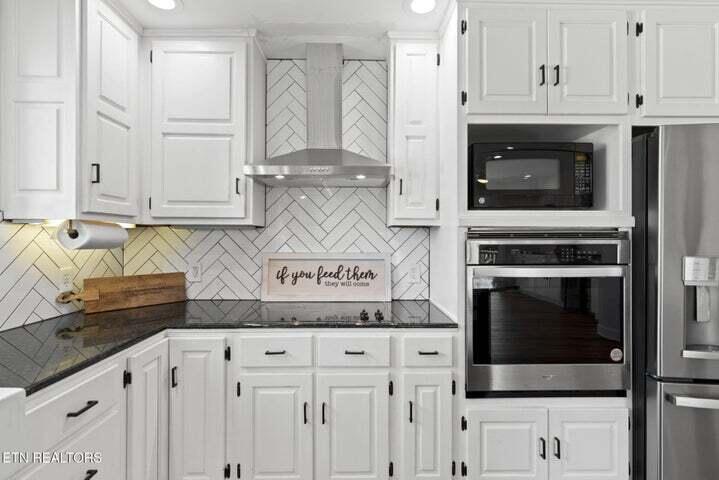 201 High Pointe Village Way