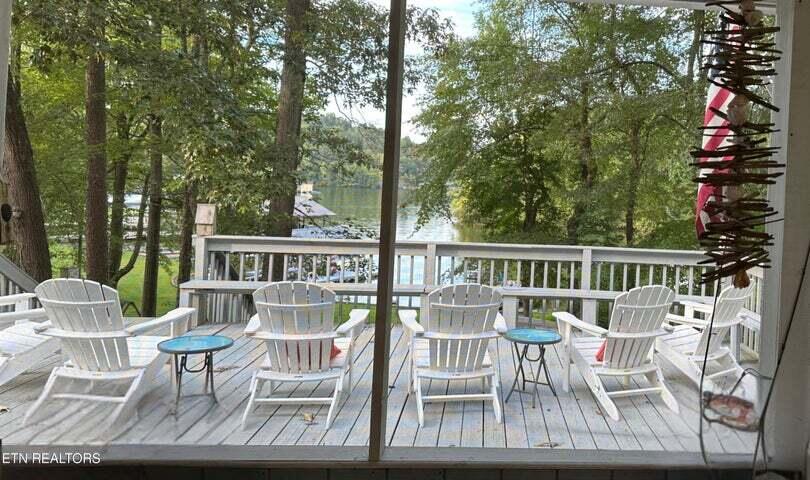 137 Lake Forest Lane