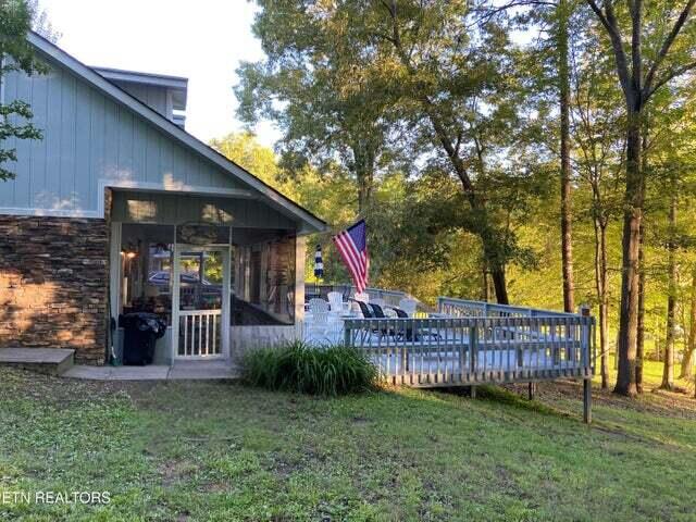 137 Lake Forest Lane