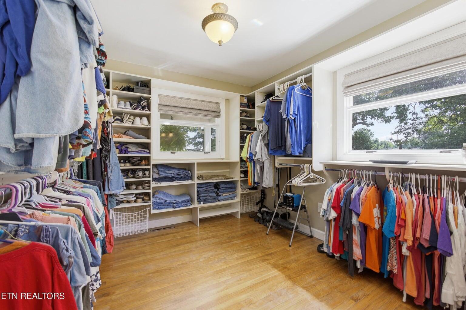 4906 Kingston Highway