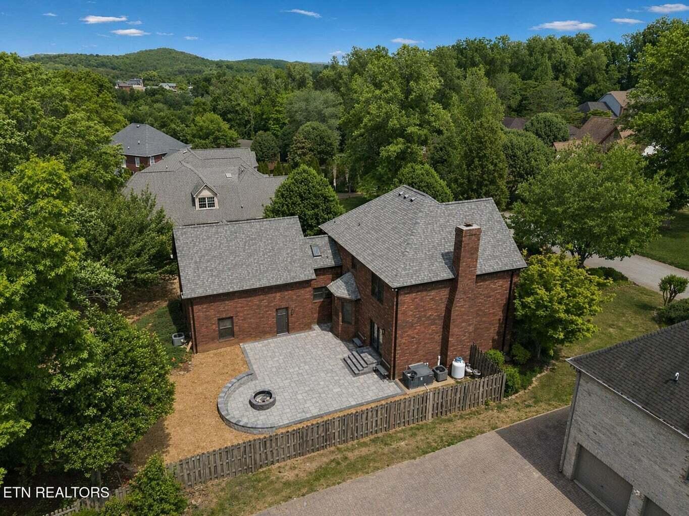 1128 Brentwood