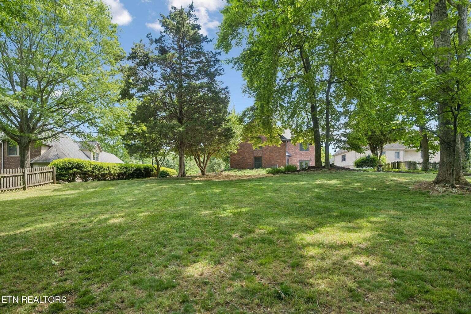 1128 Brentwood