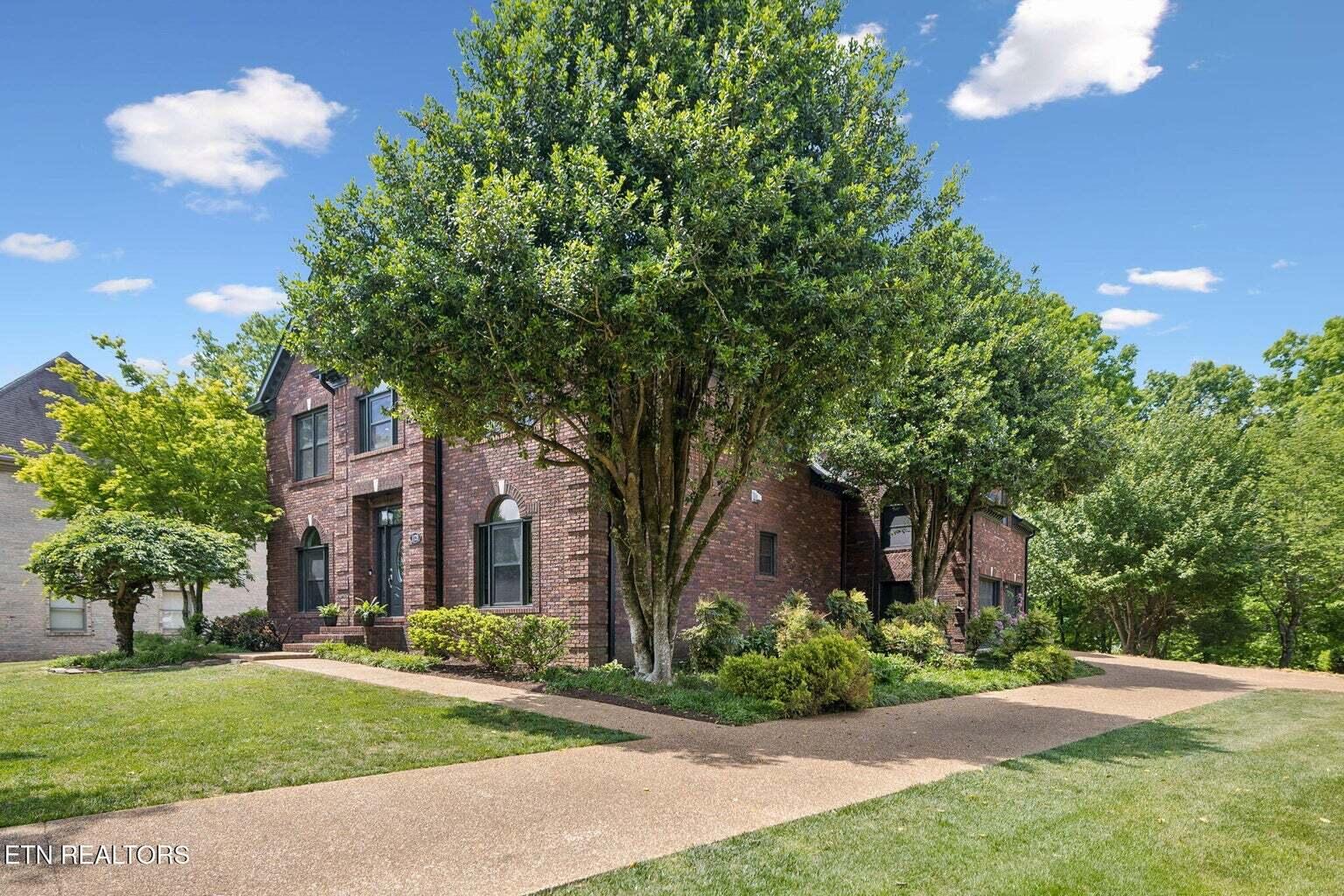 1128 Brentwood