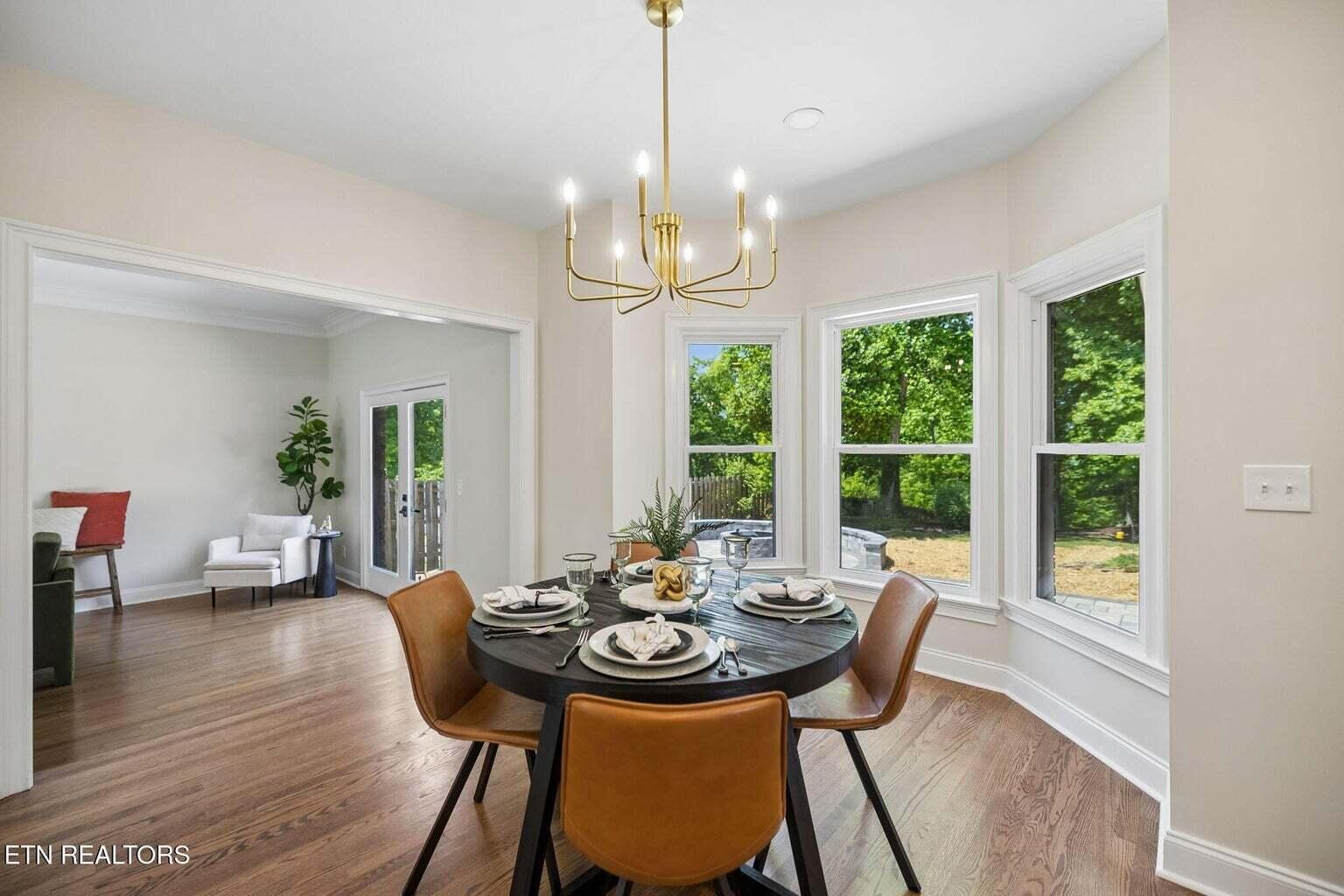 1128 Brentwood