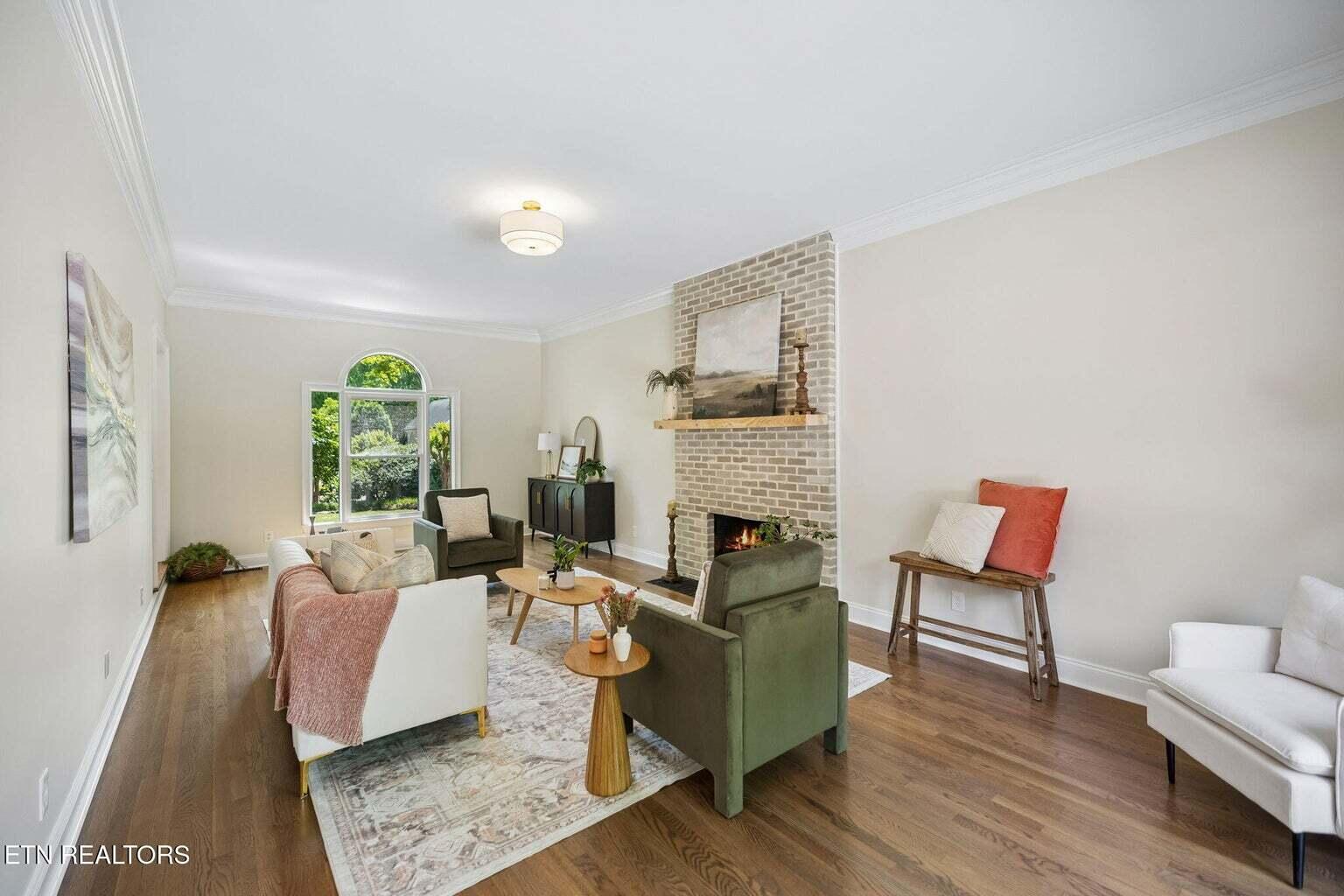 1128 Brentwood