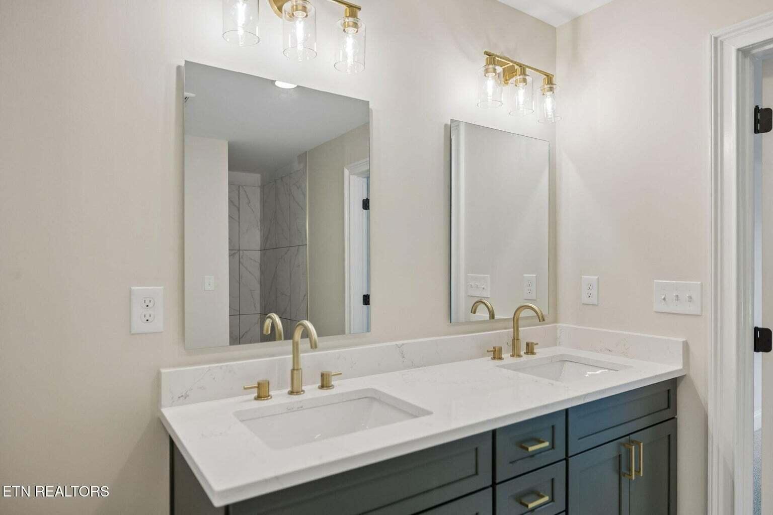 1128 Brentwood