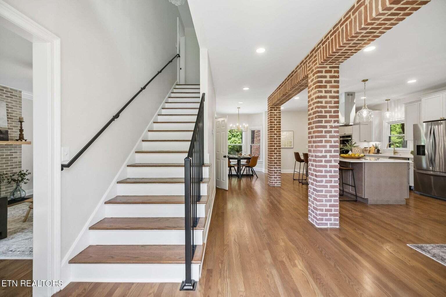 1128 Brentwood