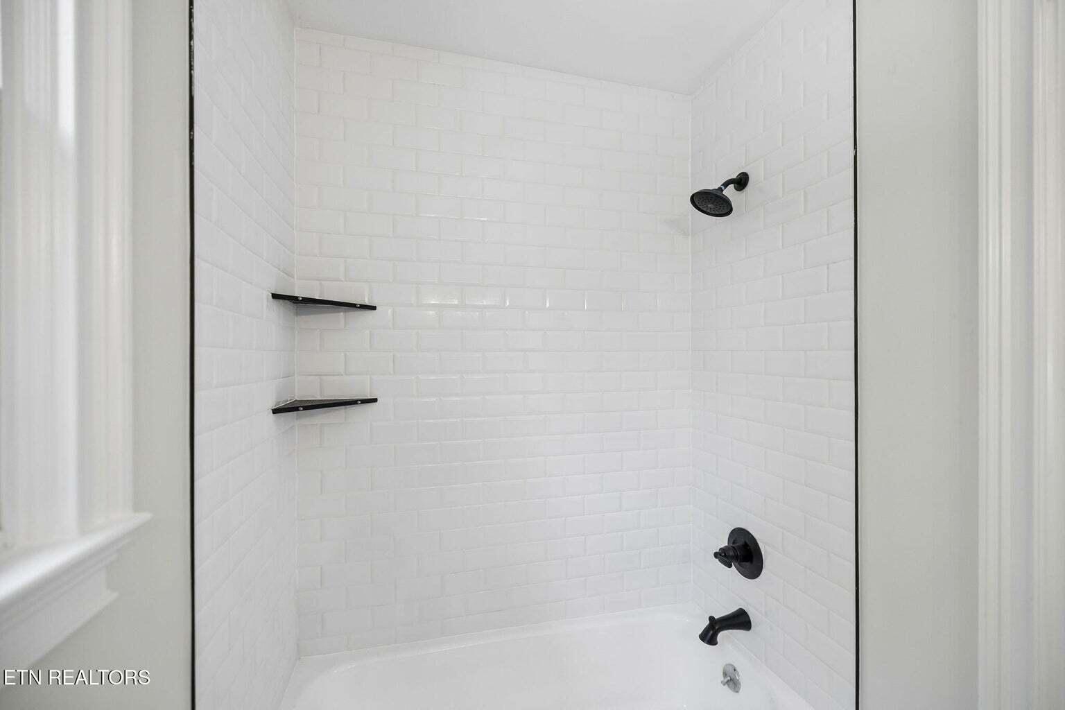 1128 Brentwood