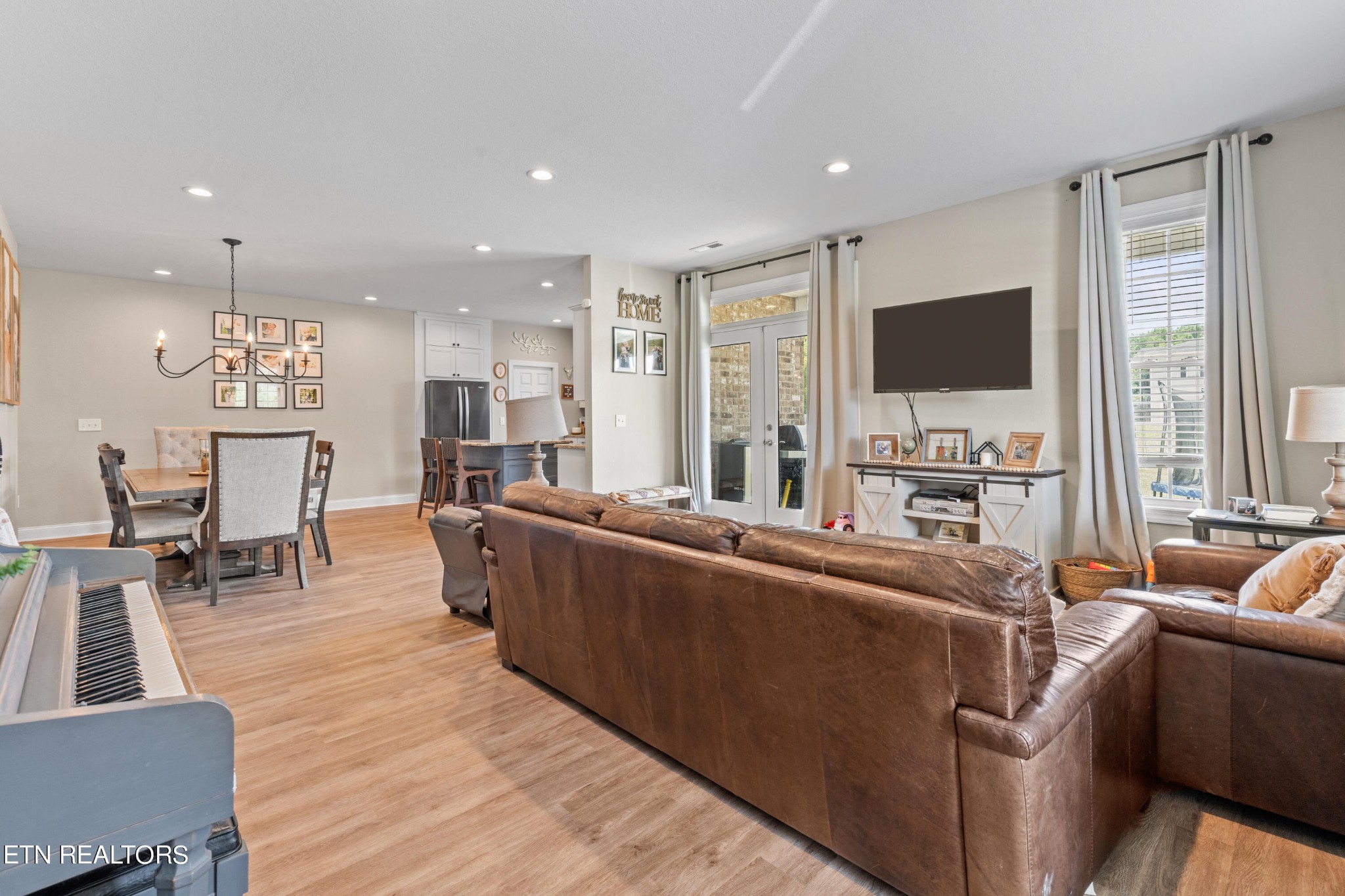 125 Brenray Drive
