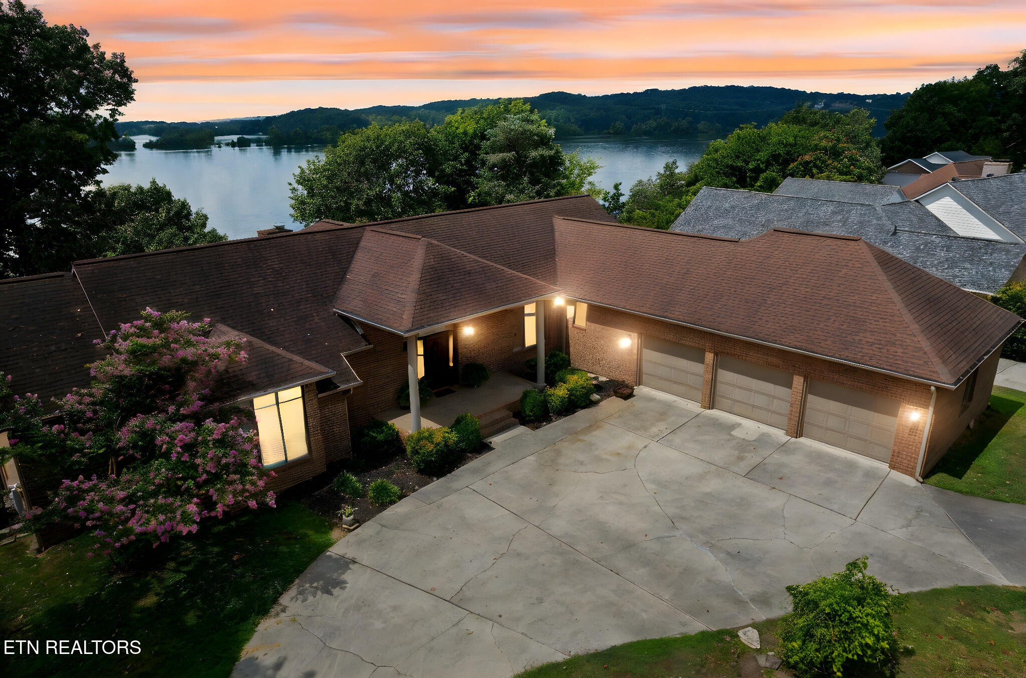 201 High Pointe Village Way