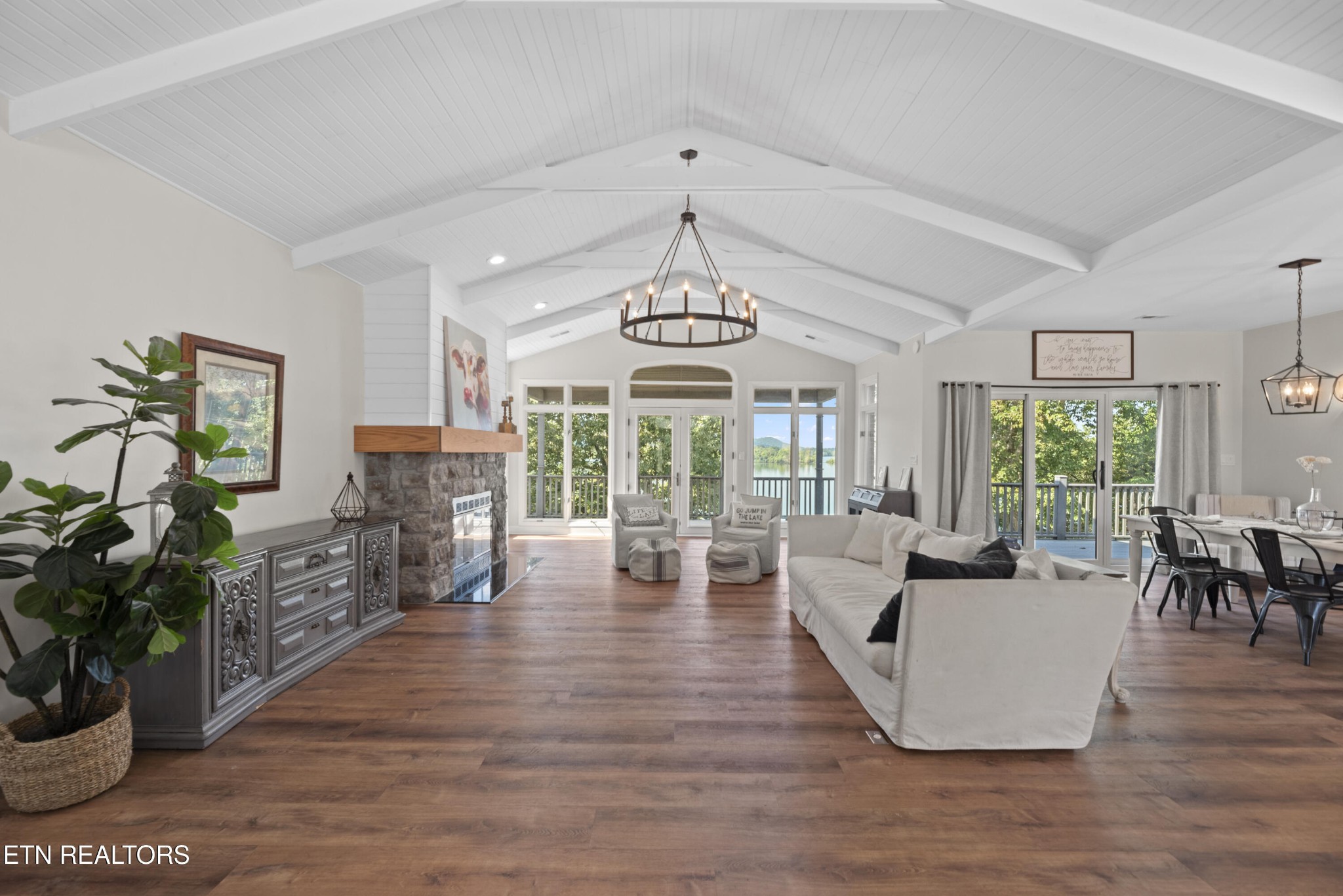 201 High Pointe Village Way