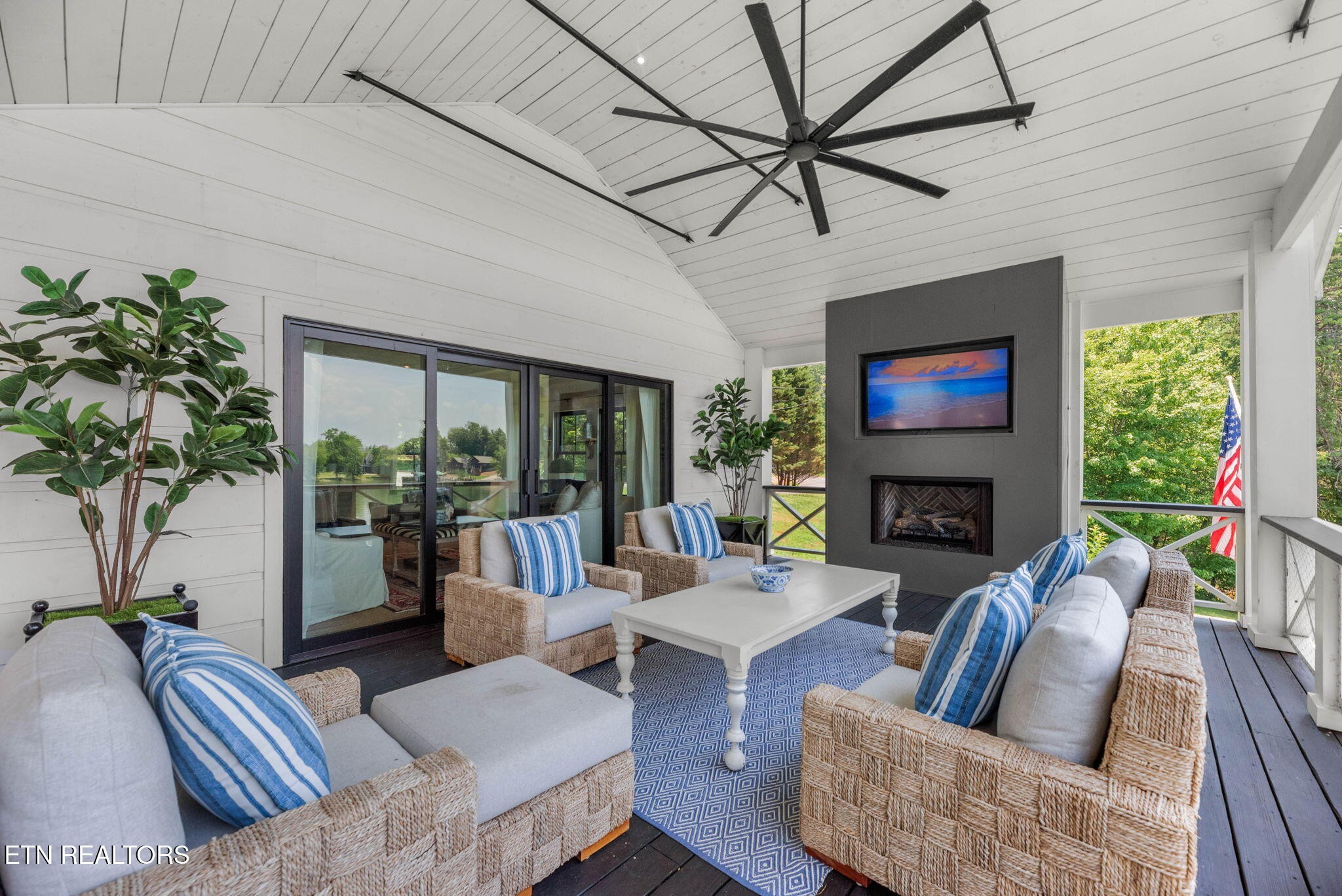 115 Ottawa Point