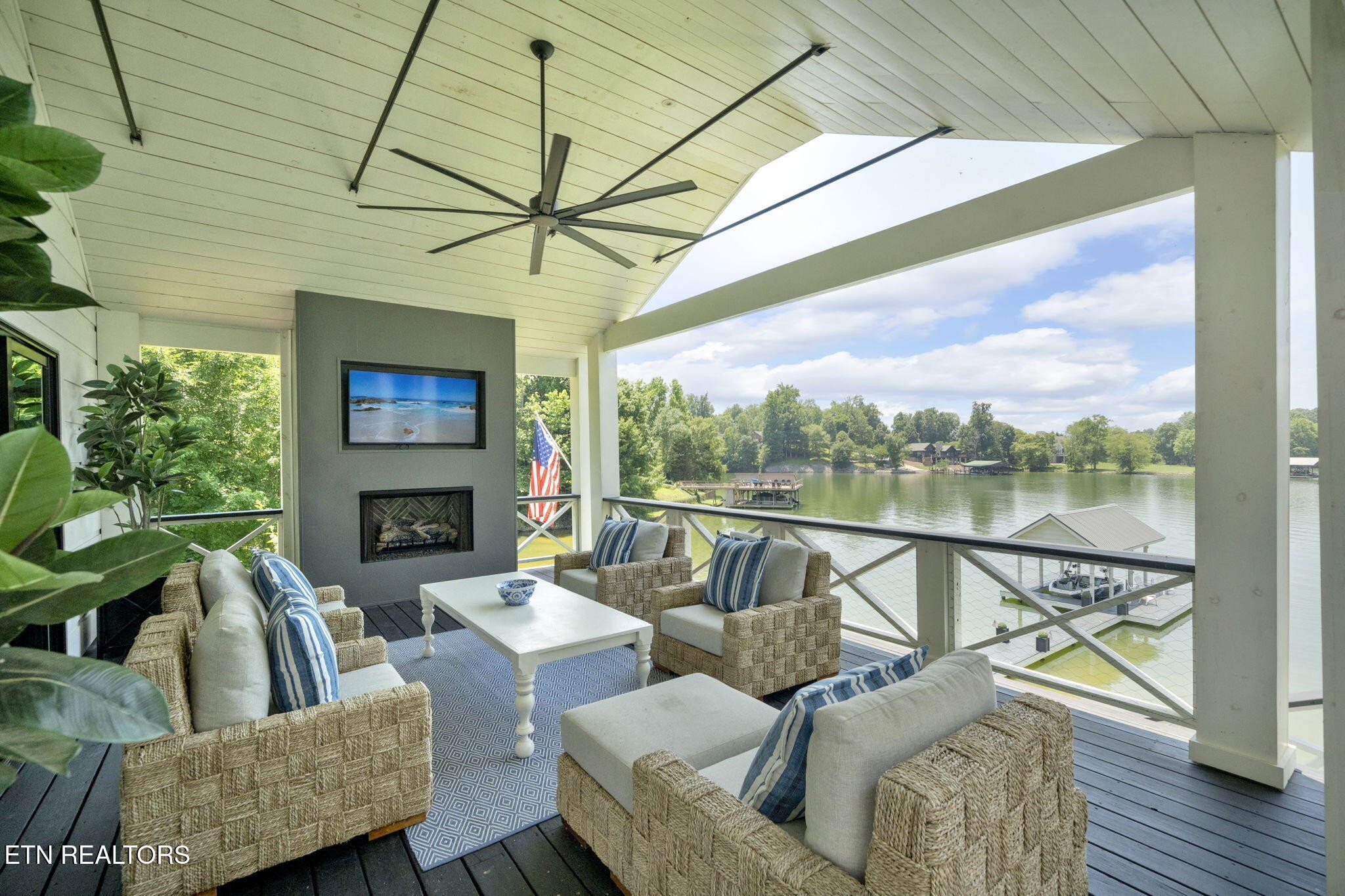 115 Ottawa Point