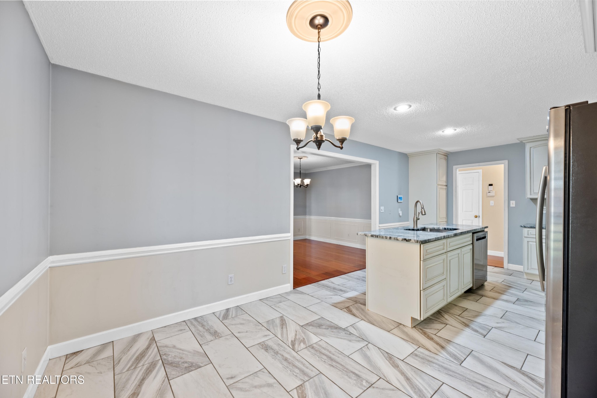 1244 River Oaks Drive