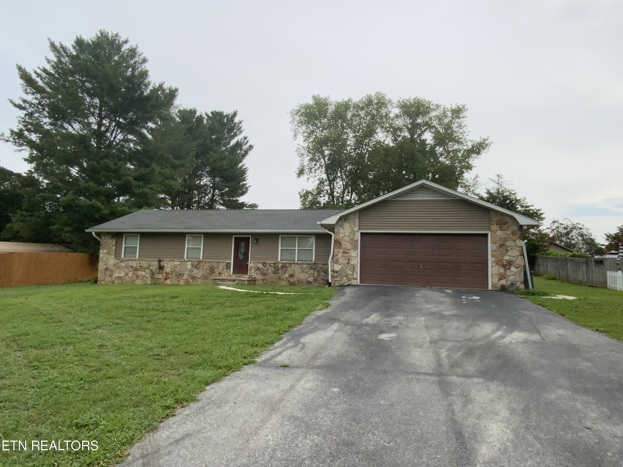 704 Montvue Ave