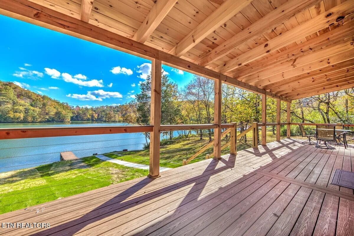 408 Lakecrest Drive