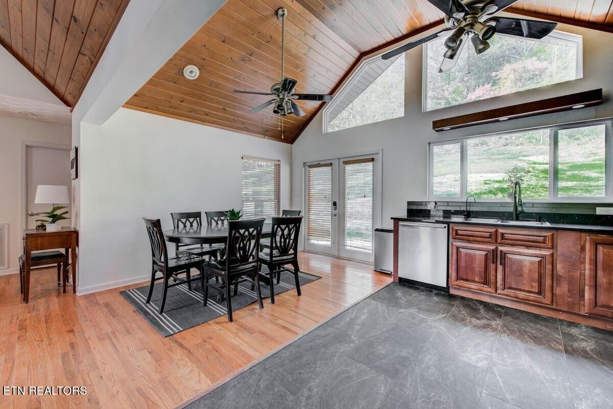 408 Lakecrest Drive