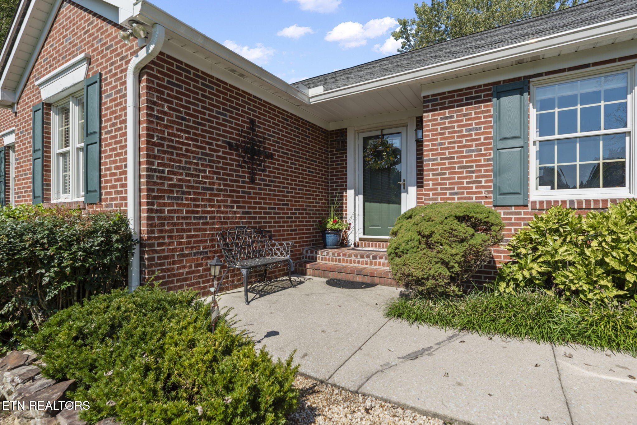 121 Bailey Rd