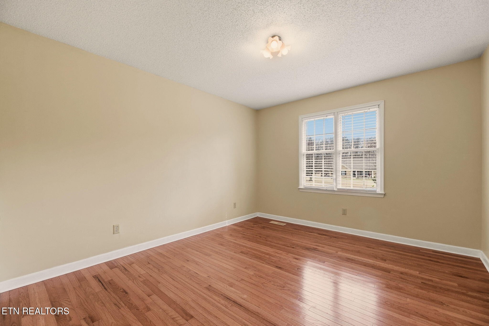 121 Bailey Rd