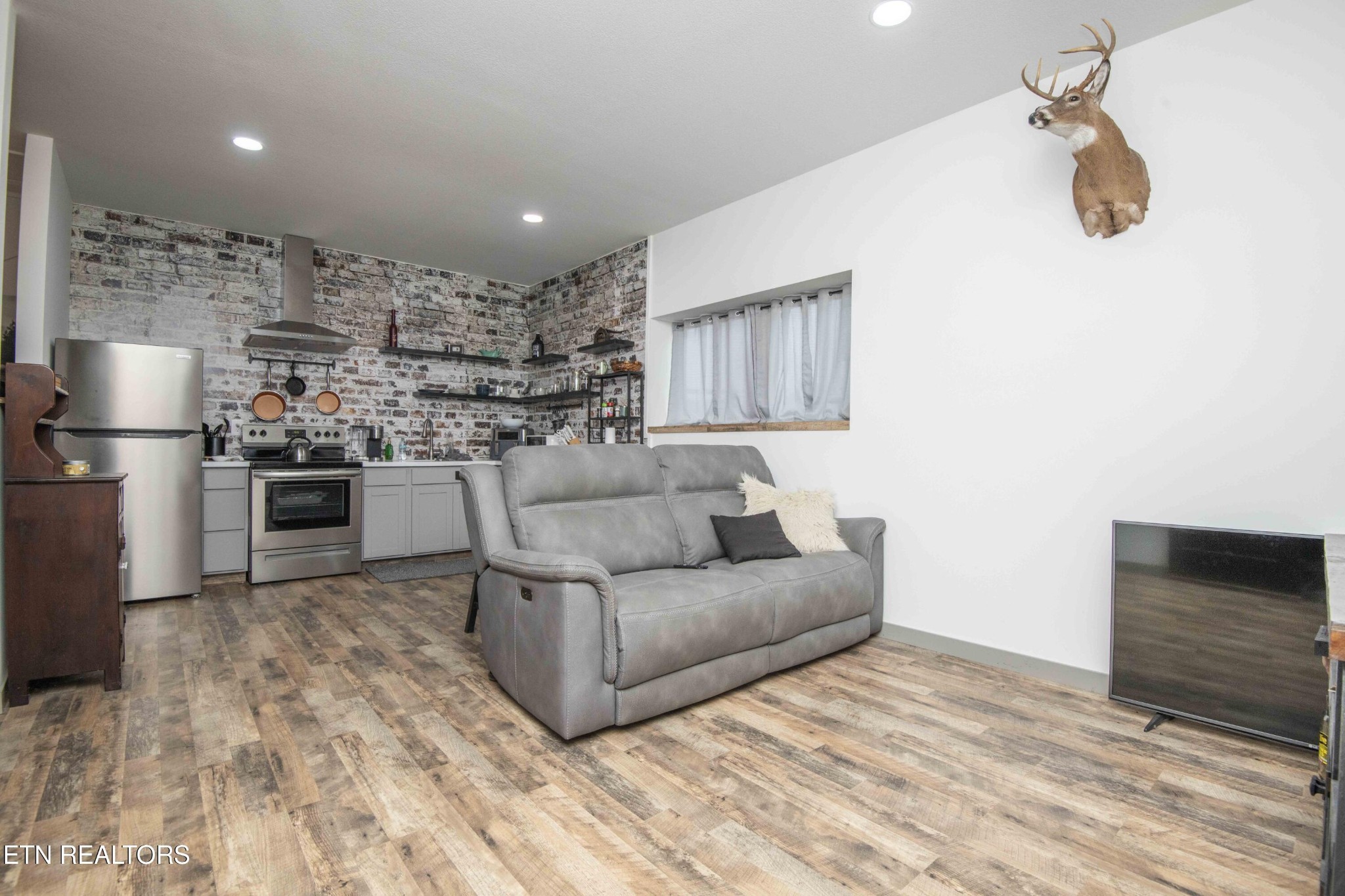 131 Woody Lane
