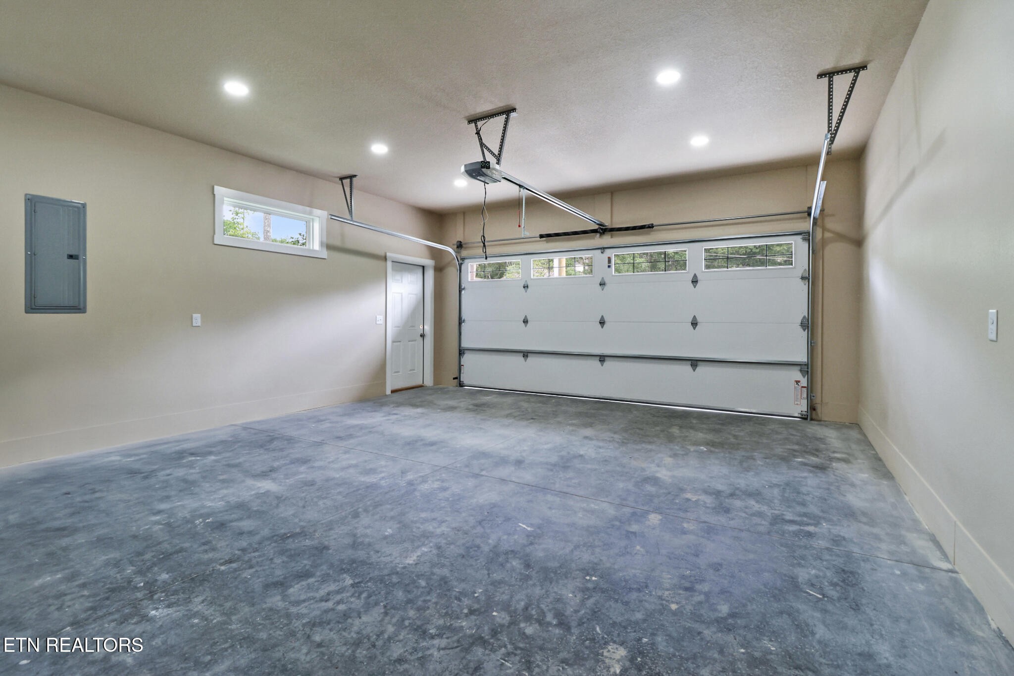 630 Lakeview Drive
