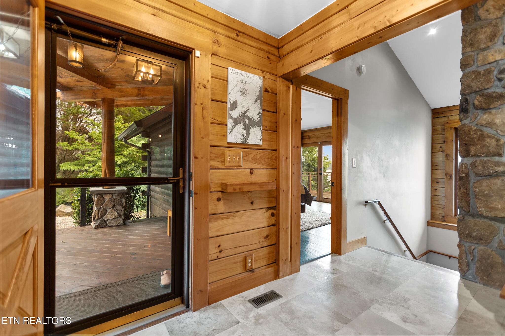 114 Chickasaw Point