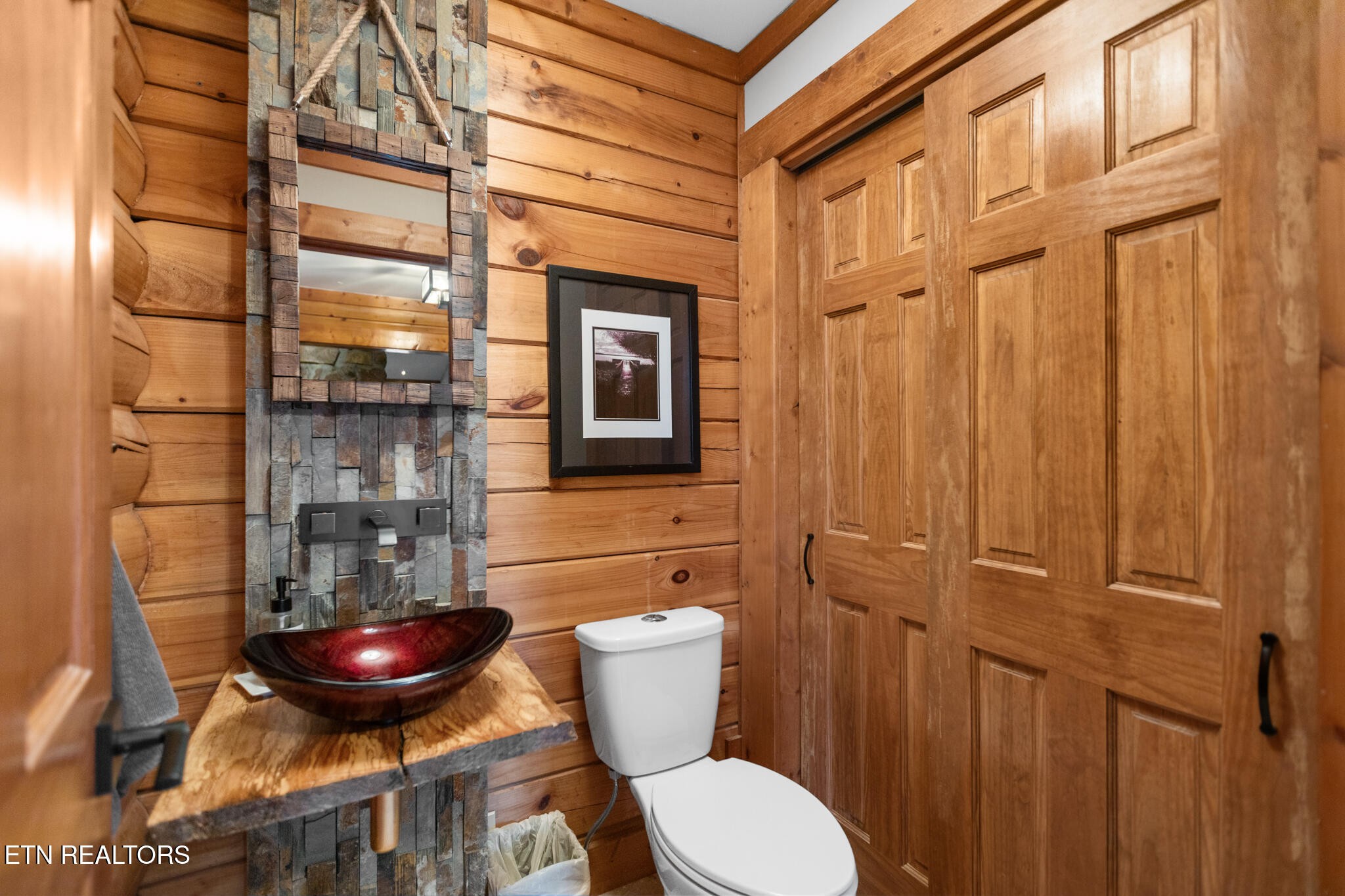 114 Chickasaw Point