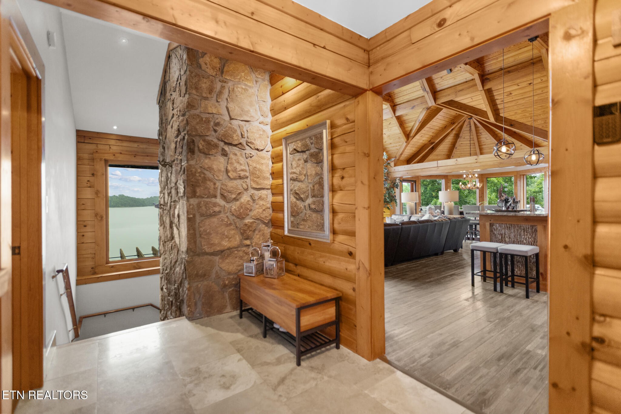 114 Chickasaw Point