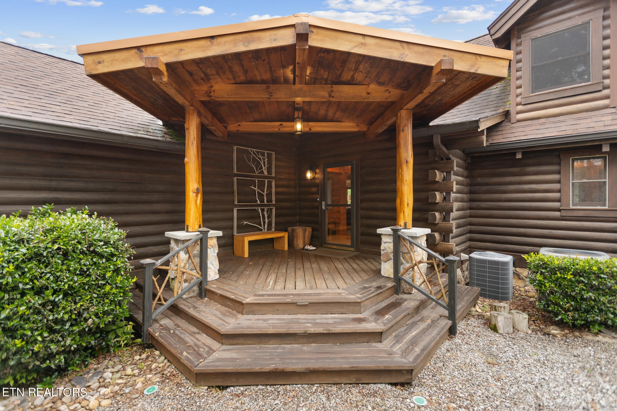 114 Chickasaw Point